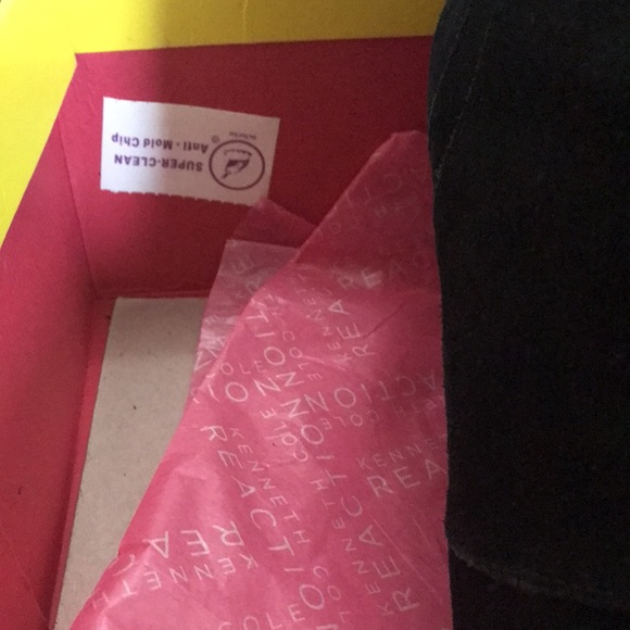 Kenneth Cole Black Bootie Suede Size 8.5 - Picture 5 of 6